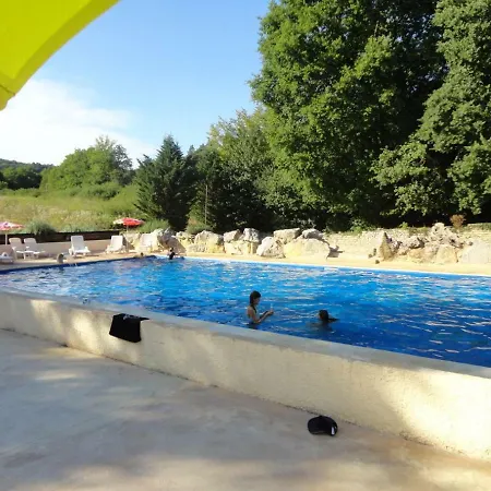 Bungalow Camping Les Tourterelles * Tourtoirac